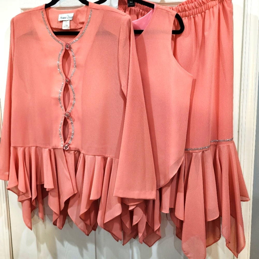 Hosanna three piece, peach set. All  pieces are a size large - Picture 8 of 9